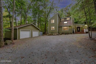 120 Lower Independence Dr, Lackawaxen, PA 18435