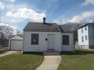 223 S Henrietta Ave, Rockford, IL 61102