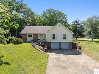 1305 S 8th St, Clinton, MO 64735