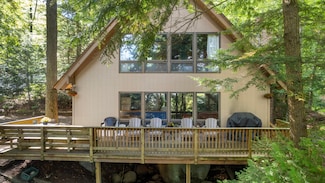 55 Lakeview Dr, Adirondack, NY 12808