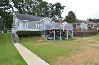 26117 Lake Dr, Elkhart, IN 46514