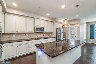 7861 Culloden Crest Ln, Gainesville, VA 20155