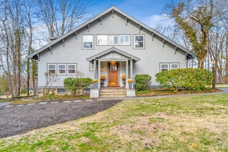 12 Longfellow Rd, Wellesley Hills, MA 02481