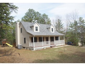 176 Palmer Rd, Brimfield, MA 01010
