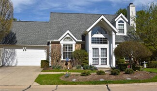 94 W Stonebrooke Dr Unit 15, Chagrin Falls, OH 44022