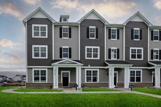 4491 Chelsea Manor Cir, Aurora, IL 60504