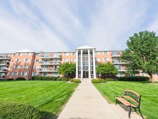1060 N Farnsworth Ave Unit 1303, Aurora, IL 60505