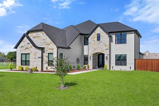 10901 Chriswood Dr, Fort Worth, TX 76036