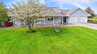 137 Hannastown Rd, Butler, PA 16002