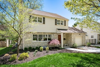 2014 Edgemont Rd N, Upper Arlington, OH 43212