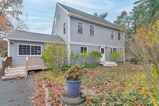 2 Diamond Ave, Lakeville, MA 02347