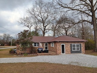 1203 Edgewood Dr, Manchester, TN 37355