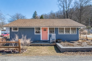 1 E Shore Trail, Sandyston, NJ 07826