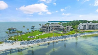 732 Peakes Point Dr, Gulf Breeze, FL 32561
