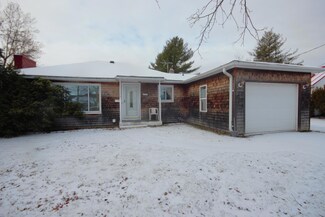 174 Howard St, Bangor, ME 04401