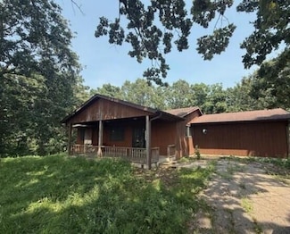 27062 State Highway Ax, Macon, MO 63552