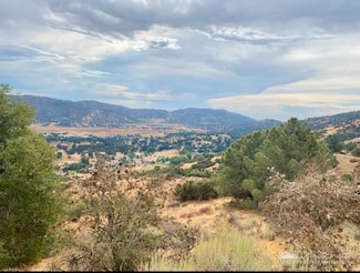 24060 Jacaranda Dr, Bear Valley Springs, CA 93561