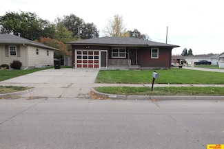 142 S William Ave, Fremont, NE 68025
