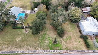 227 Bledsoe Place, Port Arthur, TX 77640