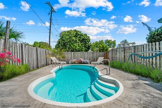 5715 Lake Ave, West Palm Beach, FL 33405