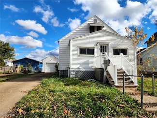 808 8th St SW, Massillon, OH 44647