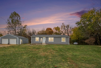 67672 68th Ave, Watervliet, MI 49098