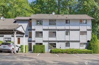 19100 61st Ave NE, Kenmore, WA 98028