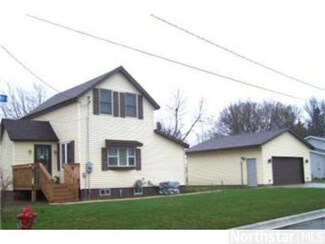 391 W Sharon St, Le Center, MN 56057