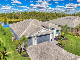 560 Mistiflower Cir, Nokomis, FL 34275