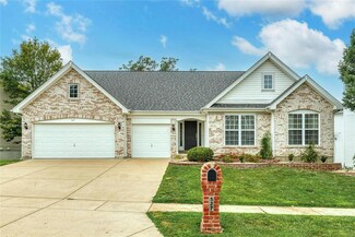 527 Meramec View Dr, Eureka, MO 63025