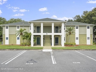 2220 Flower Tree Cir, Melbourne, FL 32935
