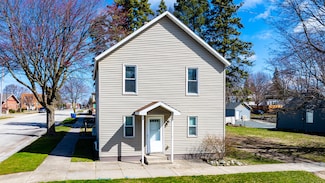 201 E Danaher St, Ludington, MI 49431