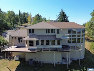 721 Sunset Heights Dr, Port Angeles, WA 98363