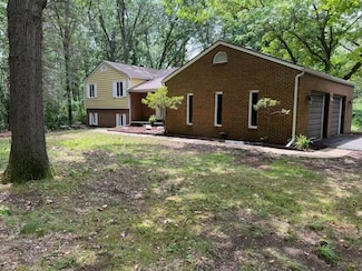 6740 Crane Rd, Ypsilanti, MI 48197