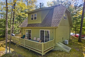 829 Golf Cottage Dr, Lewiston, MI 49756