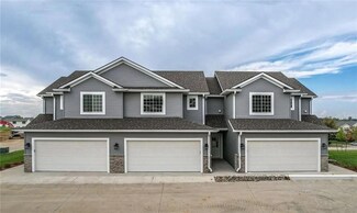 7000 Lake Hill Dr Unit 25, Des Moines, IA 50320