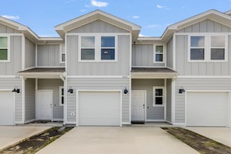 1004 Mclaren Cir, Fort Walton Beach, FL 32547