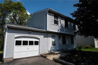 48 Close Hollow Dr, Hamlin, NY 14464