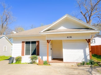 608 N Adelaide St, Terrell, TX 75160