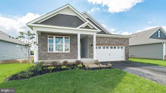 1554 Dresden Dr, Breinigsville, PA 18031