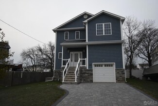 38 Creek Rd, Port Monmouth, NJ 07758