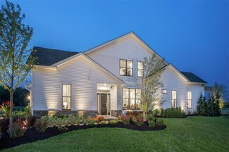 6952 Maple Dr, East Allen Township, PA 18017