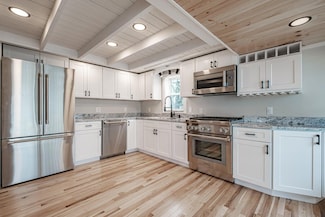 162 E East Grand Ave Unit 401, Old Orchard Beach, ME 04064