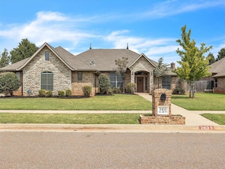 2413 SE 13th St, Moore, OK 73160