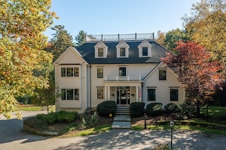4 Bridle Path Ln, Beverly, MA 01915