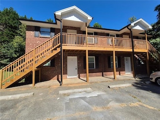 1506 Oakshire Ct, Winston Salem, NC 27107