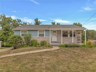 325 Florida Dr, Oakdale, PA 15071