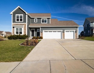 W198N5020 Hickory St, Menomonee Falls, WI 53051