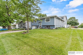 55 Hawthorne Dr, Yutan, NE 68073