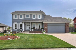 2129 Franklin Dr, Papillion, NE 68133